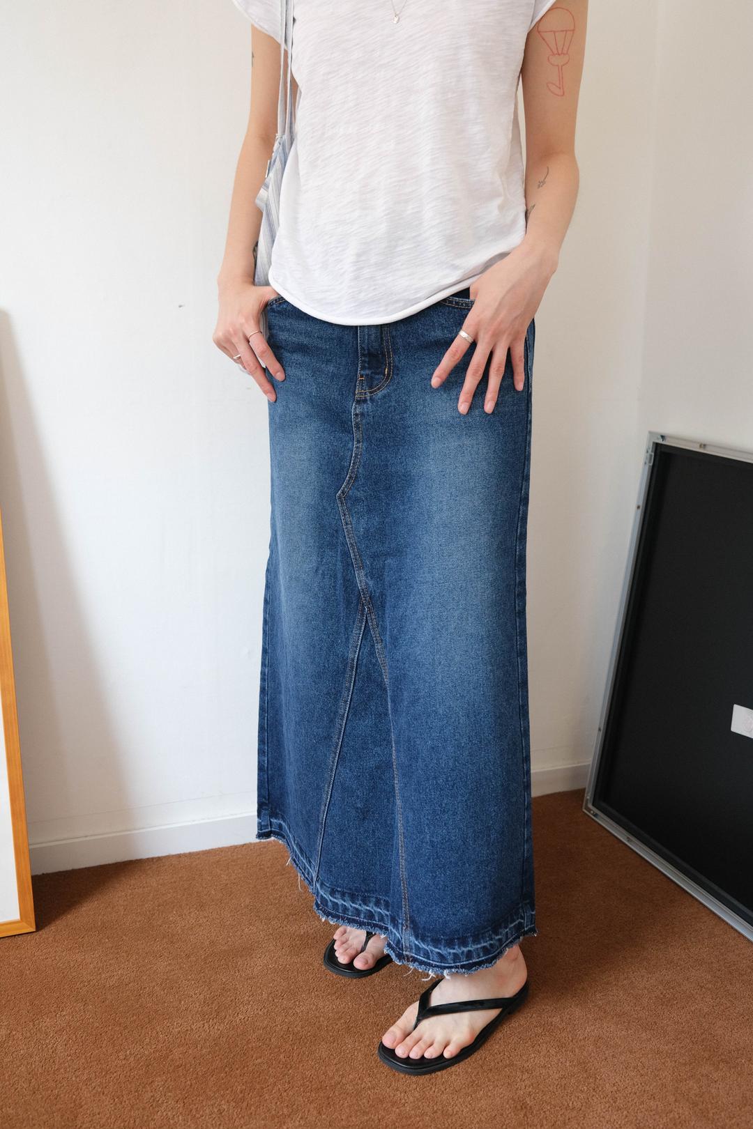 Raw ham denim maxi skirt
