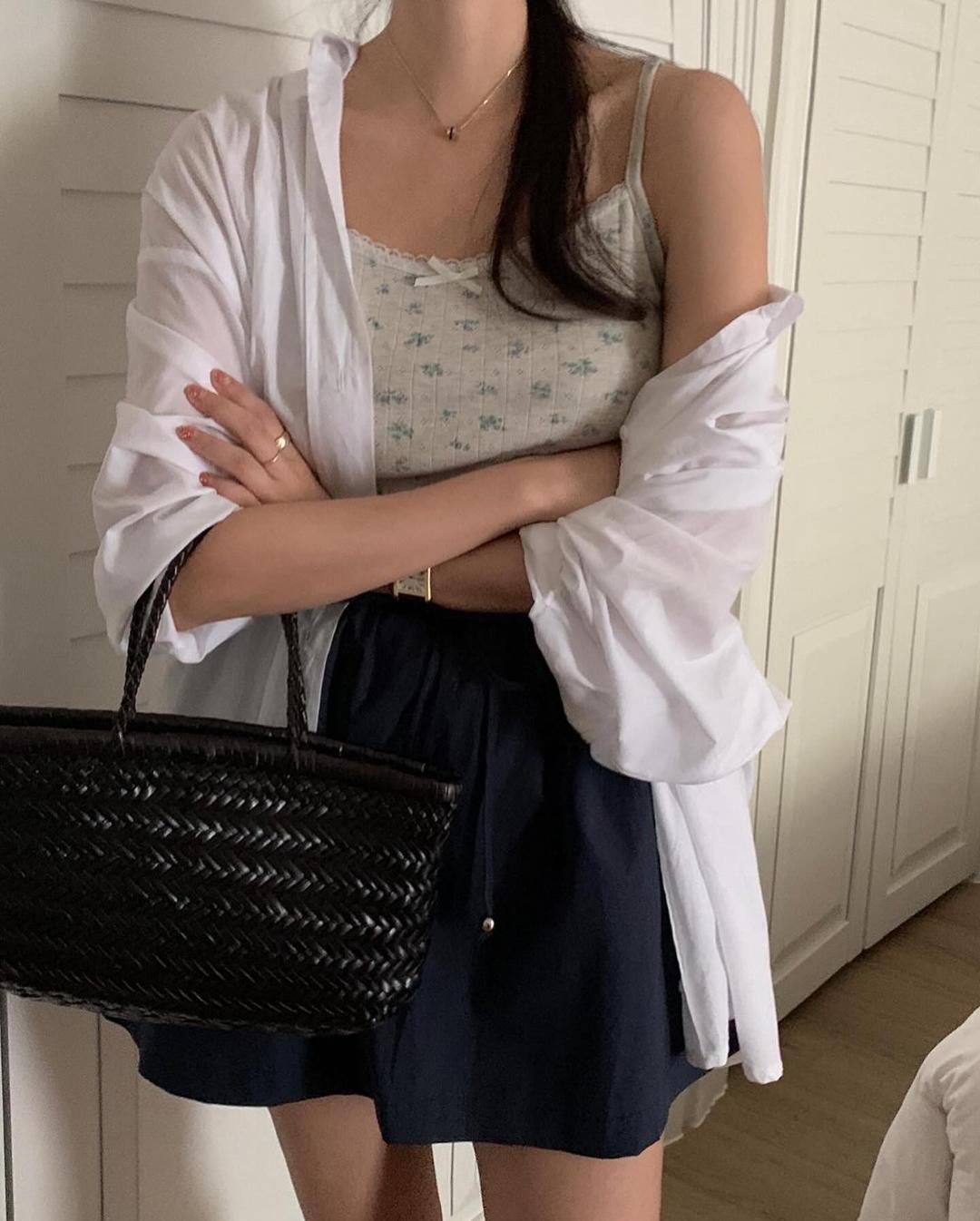 클로젯스토리지  [🌸레이스나시] 프리러브 데이지 나시 레이어드 크롭 끈 티셔츠 3color