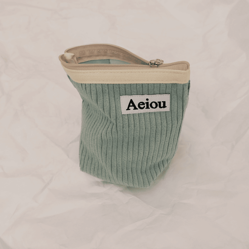 Aeiou Basic Pouch (M size) Silver Mound Green Corduroy