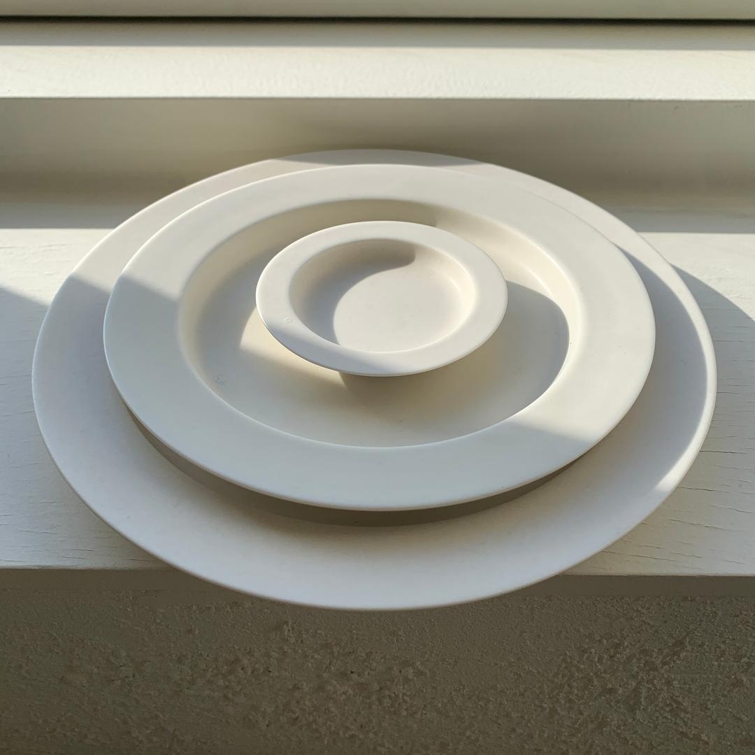 yumiko iihoshi - Unjour Plate - Ivory (3 Sizes)