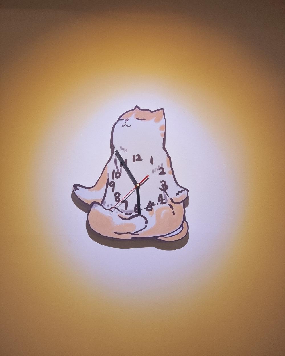 해탈하는 표정의 왕 귀여운 고양이 시계