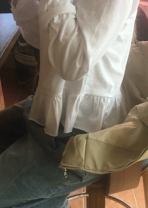 썸데이 프릴 긴팔 티셔츠