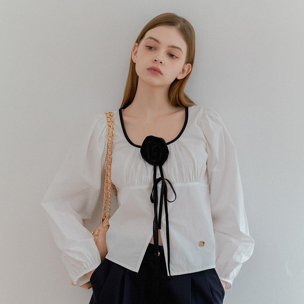 [20%쿠폰]ROSE CORSAGE RIBBON BLOUSE_WHITE