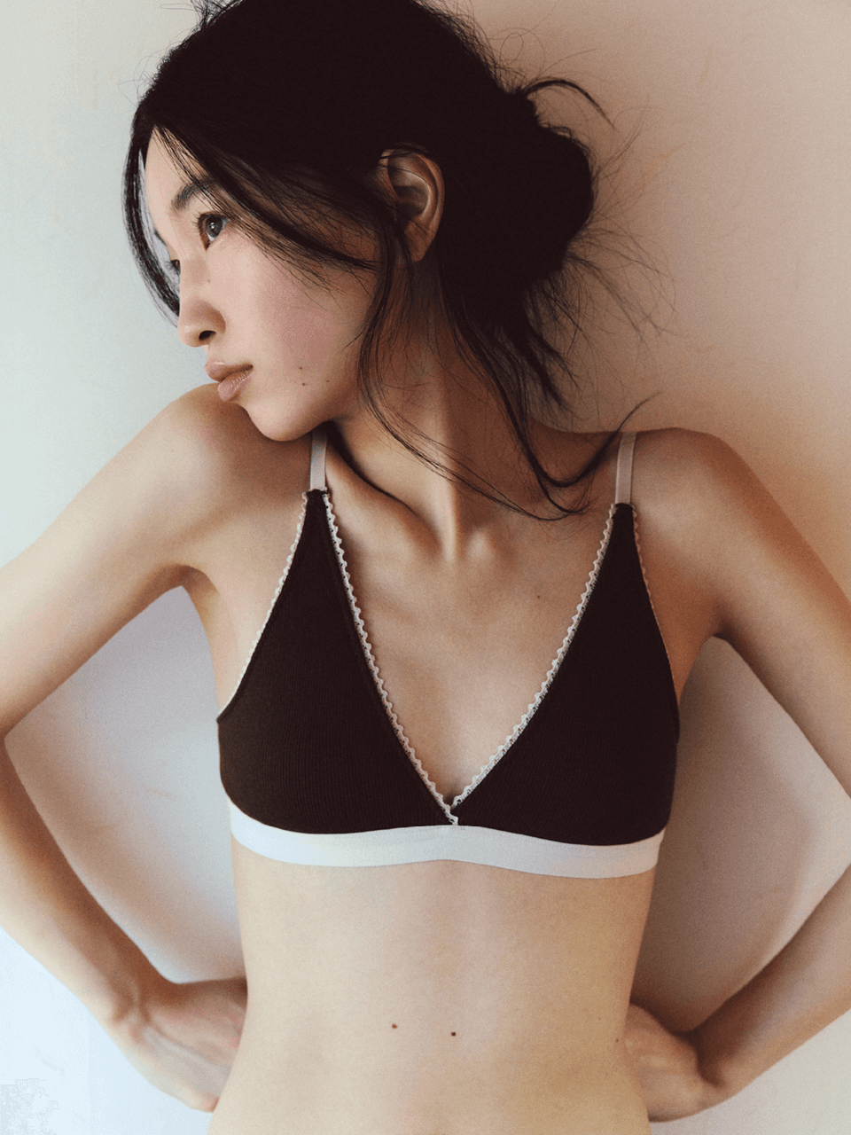 Triangle ribbed modal bra in acorn_삼각 리브드 모달 브라 에이콘