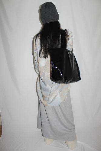 Glossy black Big Shoulder Bag - 녹영