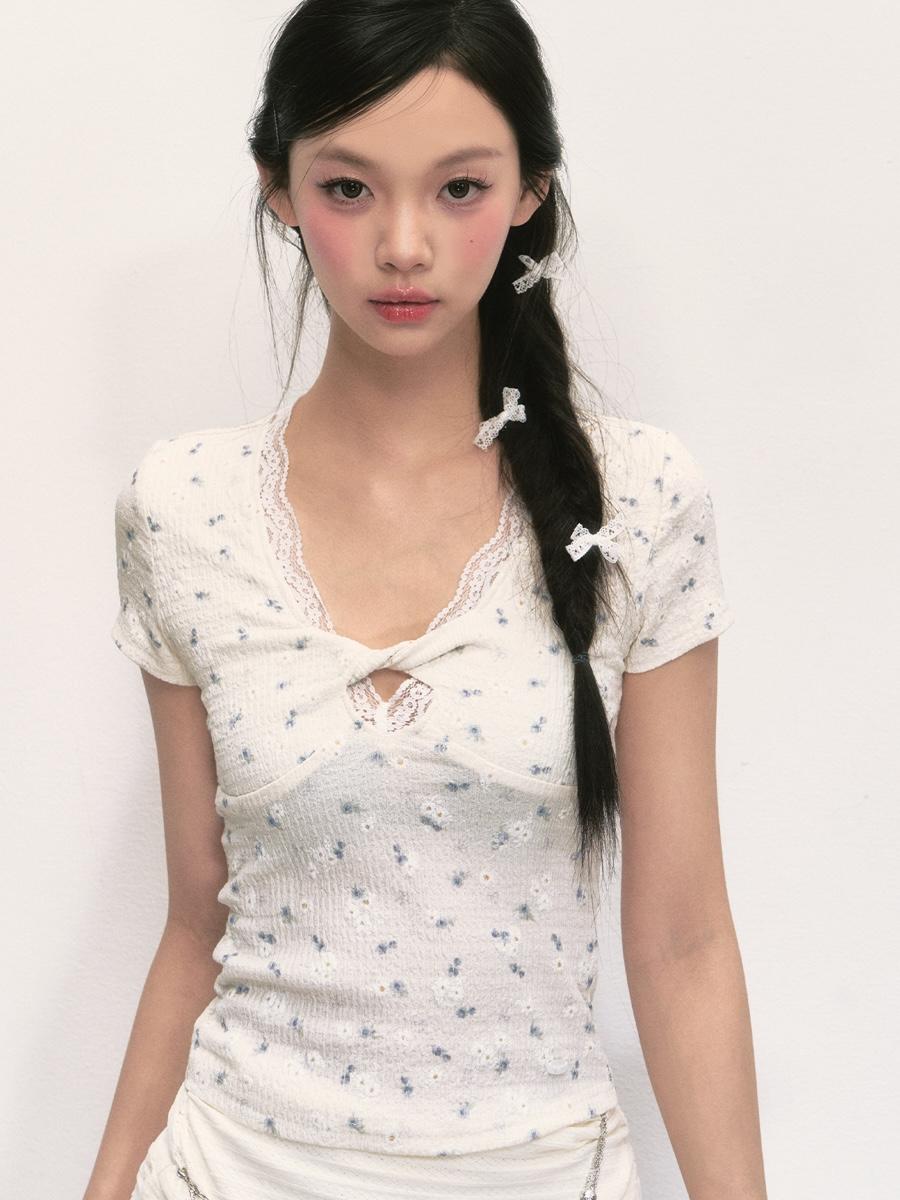 Weekendhub Floral Lace Twisted Top