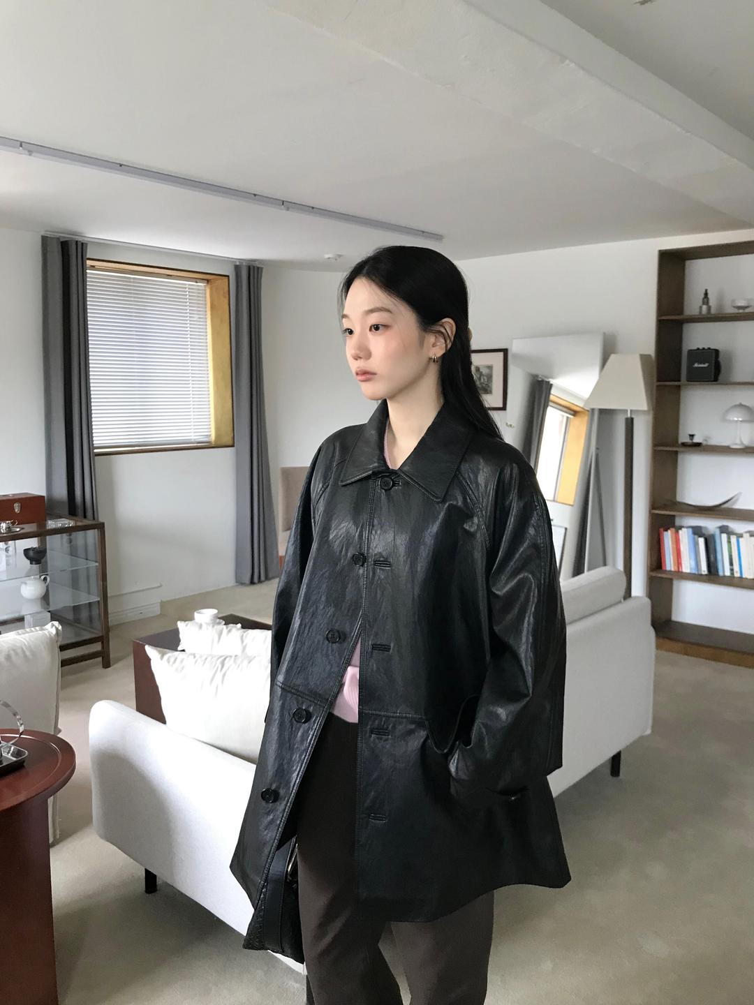 [lean 착용]  UNISEX LILY ALTER-LEATHER HALF JACKET [BLACK]