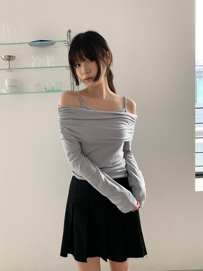 Balletcore off-shoulder long sleeve t-shirt