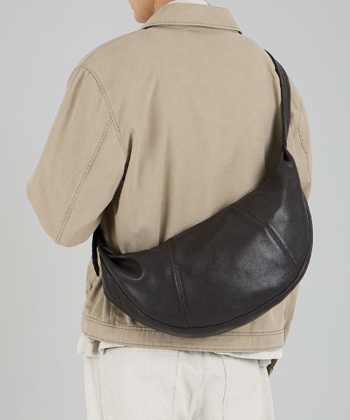 스플릿 하프문 메신저백_다크브라운