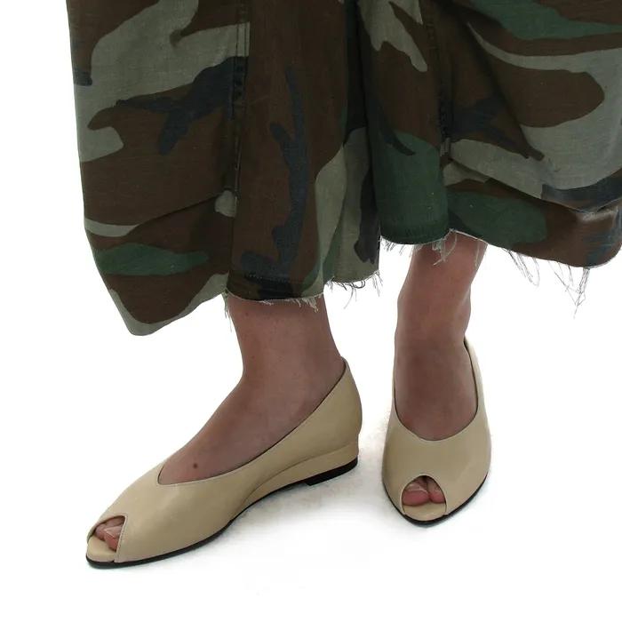 OPEN TOE WEDGE FLAT SHOES_BUTTER
