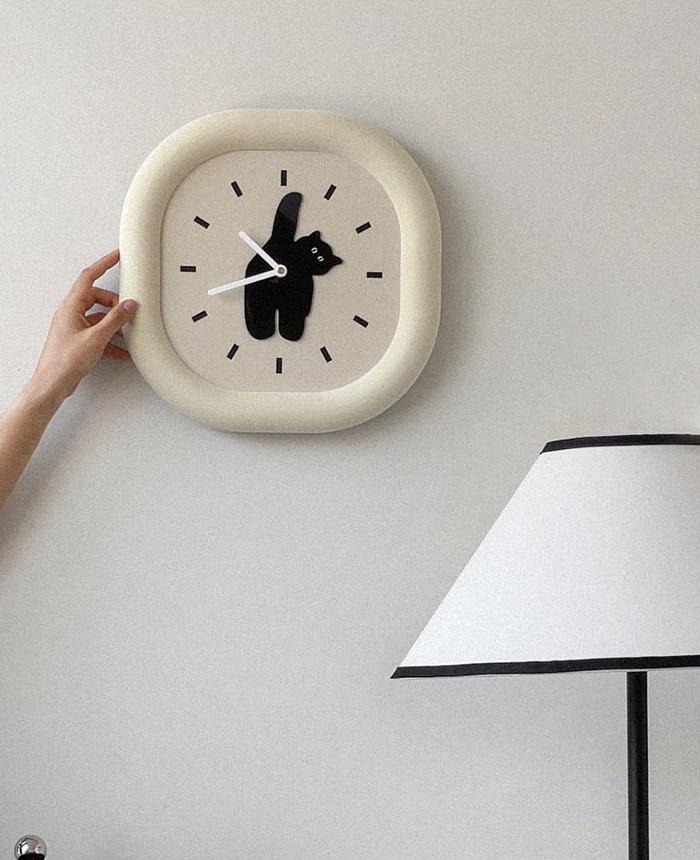 라운드 고양이 시계