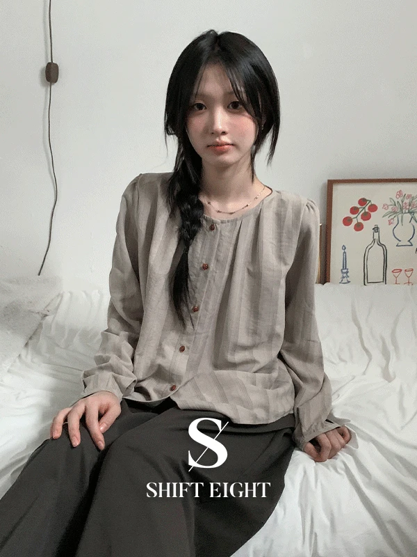 [MADE🖤/널널여리핏] 우드 단추 버튼 단가라 세미 기모 블라우스 3color