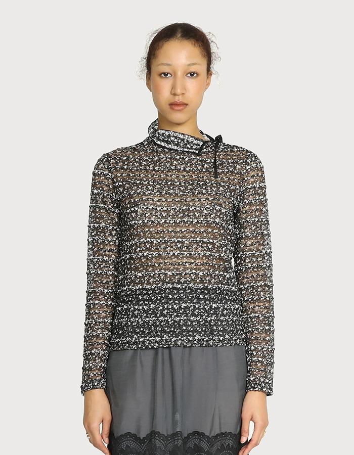 AKOL) Slit Neck Collar Laced Top - black