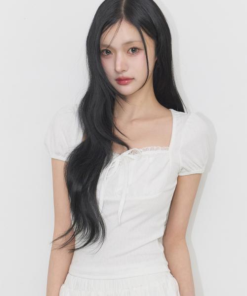 로지 레이스 스퀘어넥 티 화이트