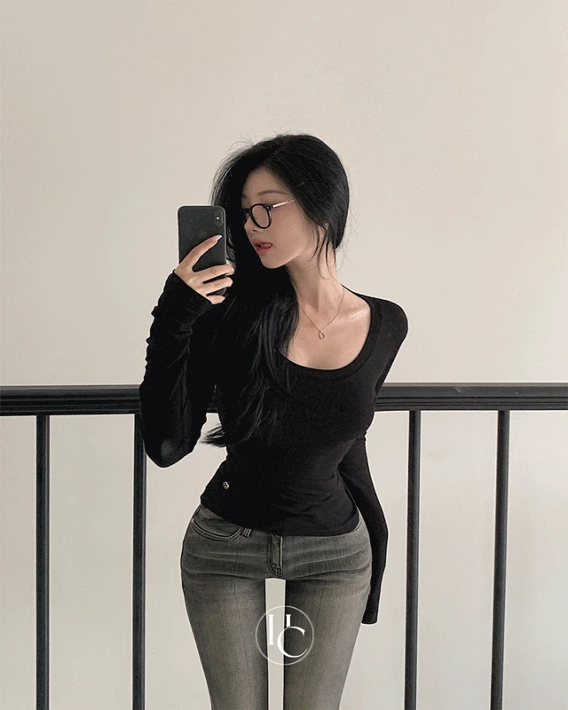 [MADE] 여리말라핏 U넥 슬림핏 허리잘록 몸매보정 데일리 베이직 간절기 긴팔 티셔츠