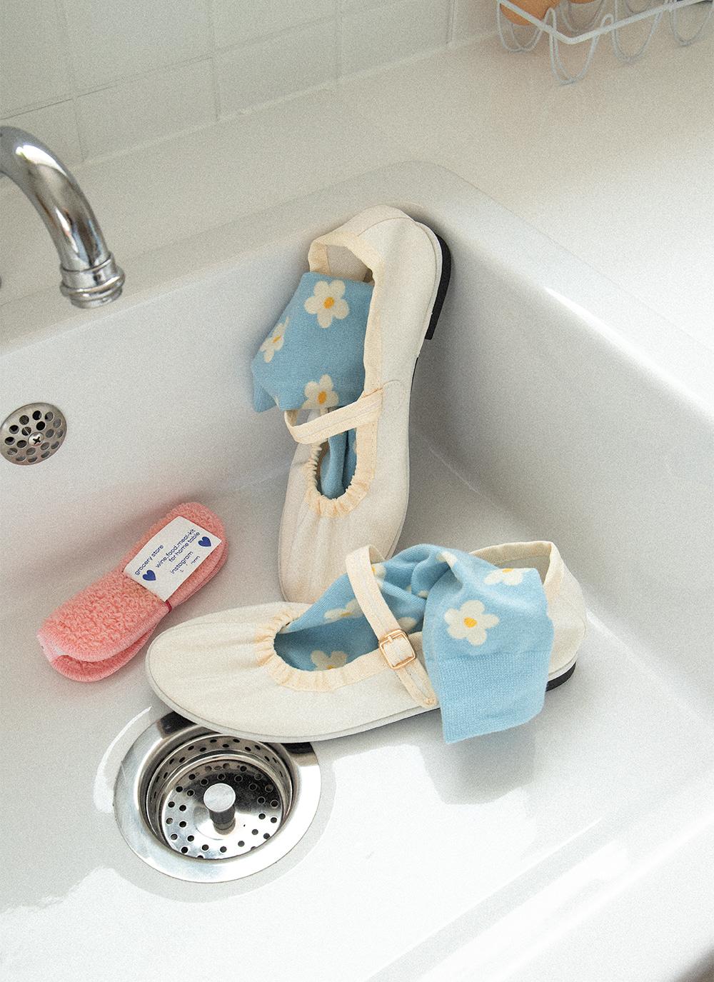 patterned flower _ sky&ivory