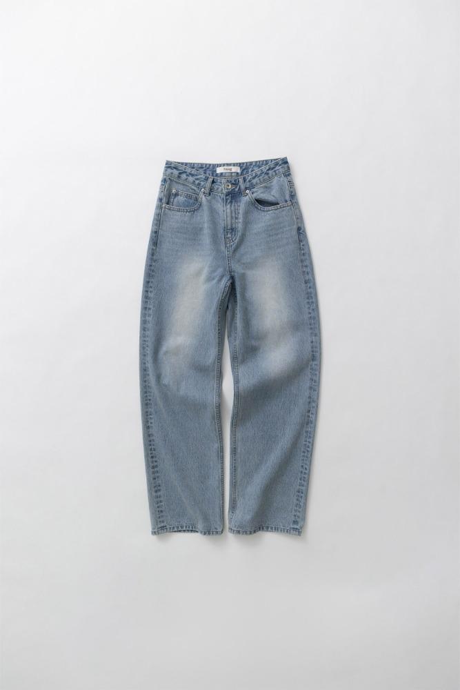 a relaxed denim (pale blue)