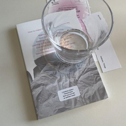 Onedinary : Postcard Book