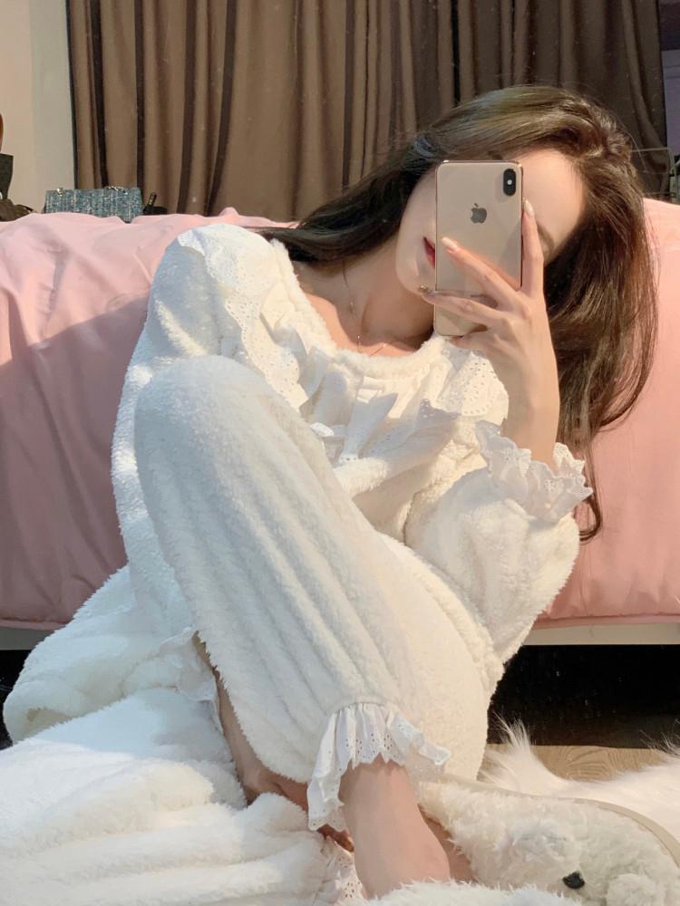 화이트 수면잠옷 청순한 여성스러운 레이스 파자마