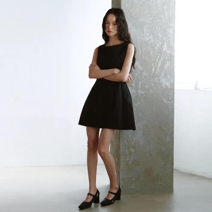 Hourglass Sleeveless One-piece_black