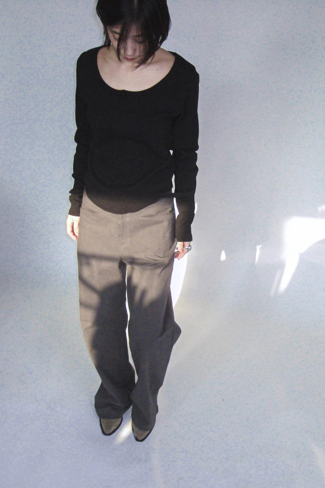 사선 절개 팬츠