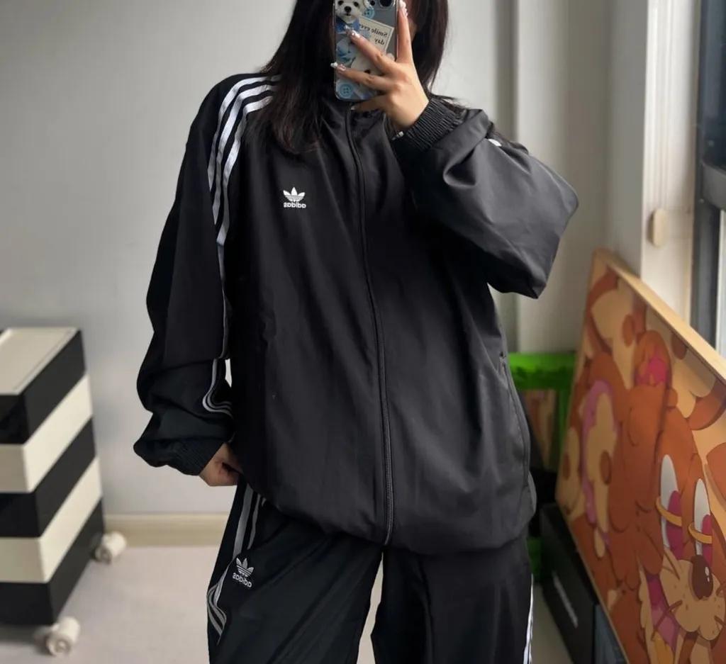 Adidas 아디다스 ADILENIUM 오버사이즈 트랙 탑 트레이닝 져지 블랙 IV9339 | 상품 상세 | 크로켓