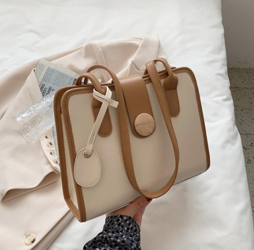 우드 핸드 스퀘어 버클 숄더백 3color