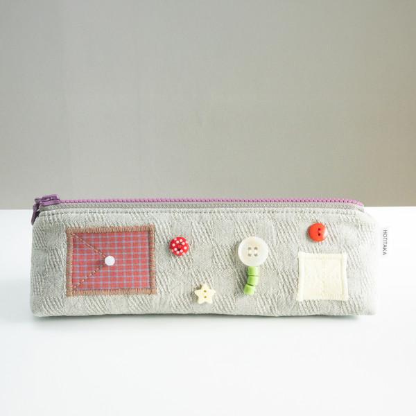 창문과 문고리가 달린 연필집(56)