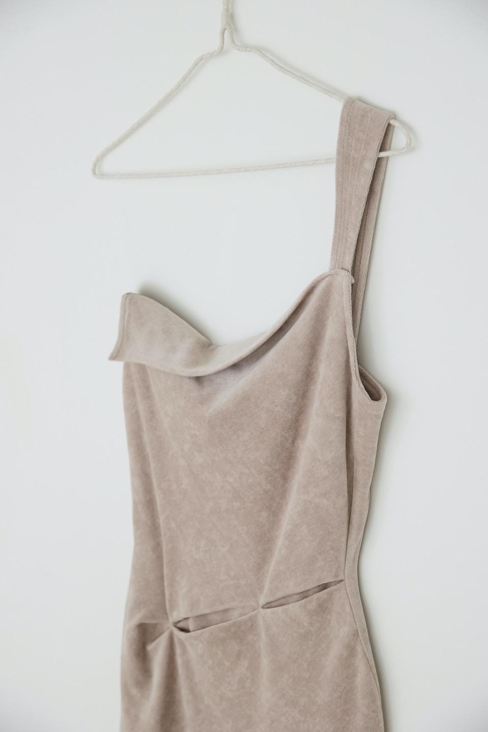 PISCES 코튼 모달 원 숄더 원피스