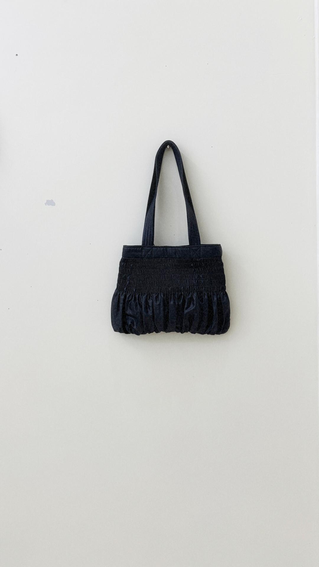 얀 🥚 페어리 토트백 _Black