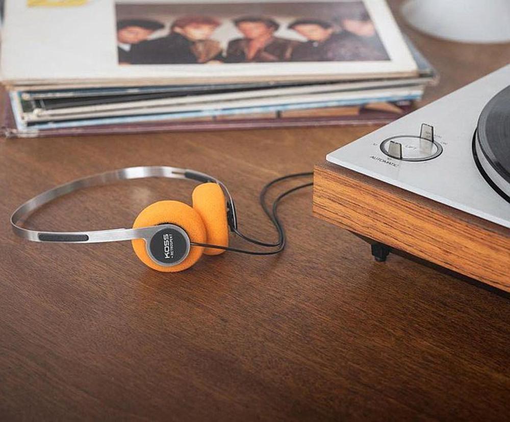 KOSS 레트로 온이어 헤드폰 RETRO P/21 FOAM ON-EAR HEADPHONES