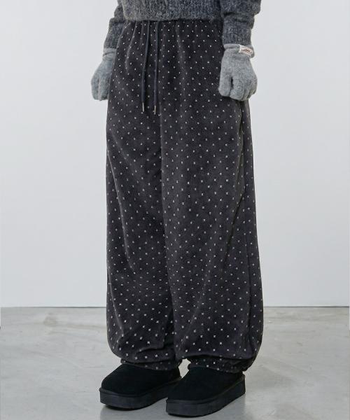 도트 원턱 플리스 조거 팬츠 차콜