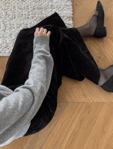 [코듀라이크/실크벨벳터치🧵/바이어스재단기법/맞춤제작실루엣핏][made] 프리미엄 소프트 코듀라이크 스커트  (겨울/가을/간절기/신상/데일리/데일리룩/출근룩/데이트룩)