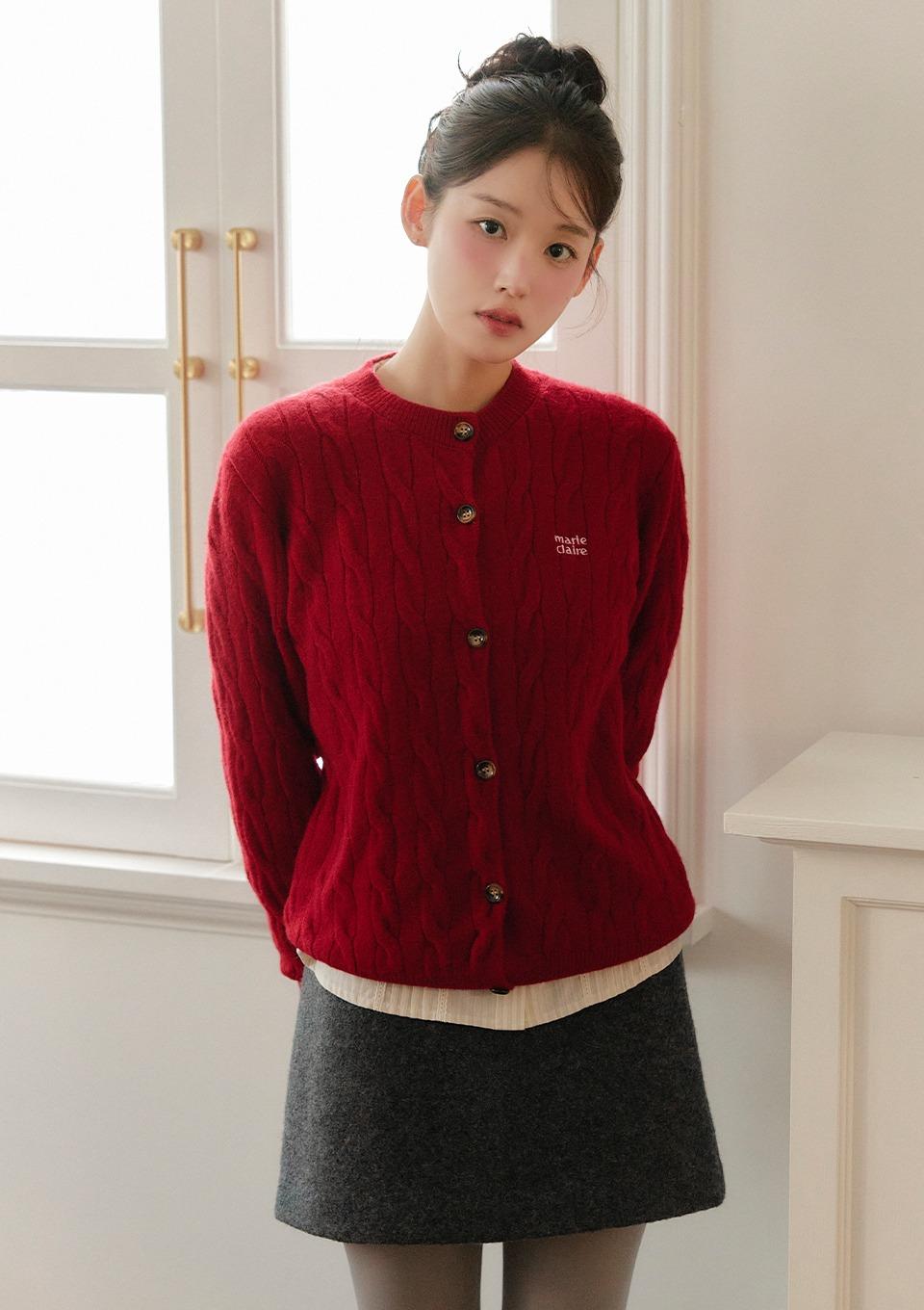 [12/2 순차배송] 베이직 로고 자수 케이블 가디건(MAFCKC13NRD)
