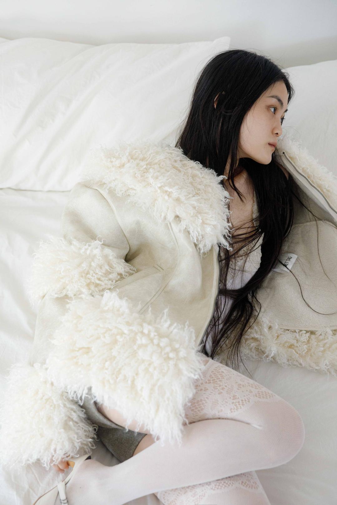 Wide Collar Leather Shearling Jacket (Cream)