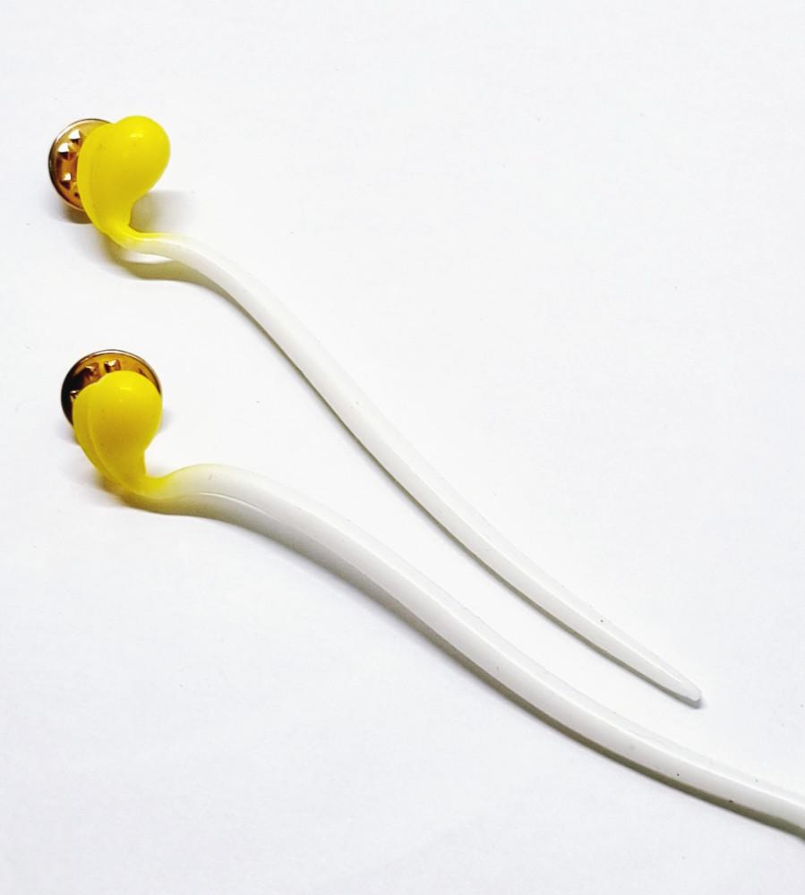 노란 콩나물브로치