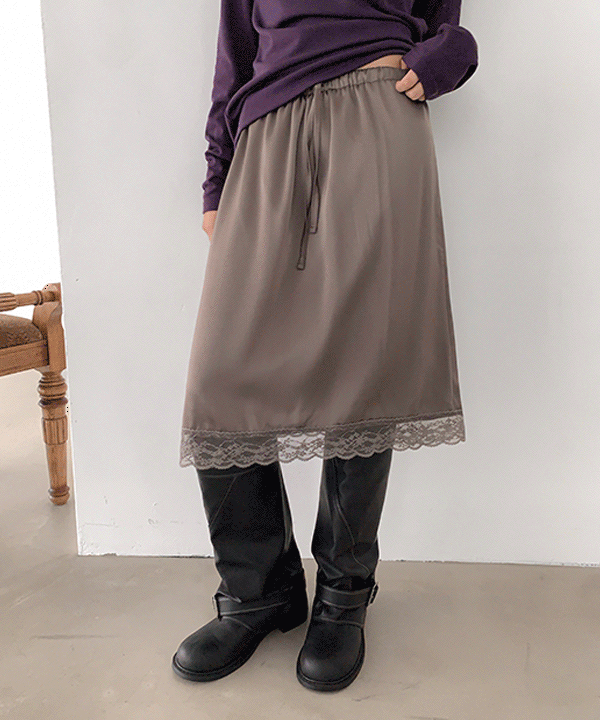 모렌트 밴프 레이스 새틴 미디 밴딩 스커트