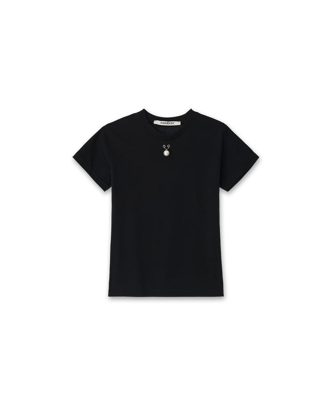 One Pearl Piercing T-Shirt (Black)