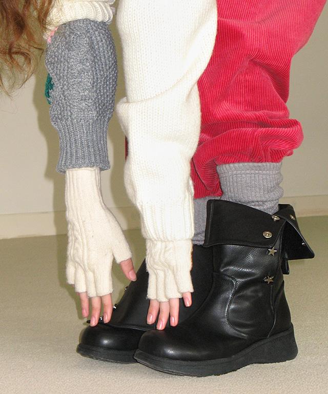 STAR STUD LEATHER MID BOOTS BLACK