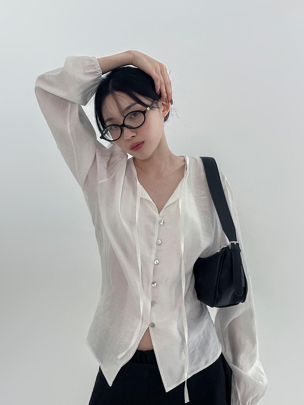 럽미 마들렌 루즈 셔링 블라우스