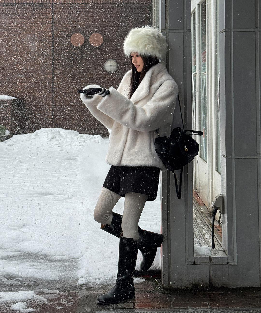 케이클럽 [단독][MADE]카인디 데일리 울 숏 팬츠 (S-L/1천장돌파/데일리룩/연말룩/출근룩/데이트룩/겨울팬츠/겨울반바지/레이어드팬츠/겨울숏팬츠/울반바지/반바지)