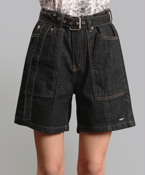 BIG POCKET WIDE DENIM SHORTS-BLACK