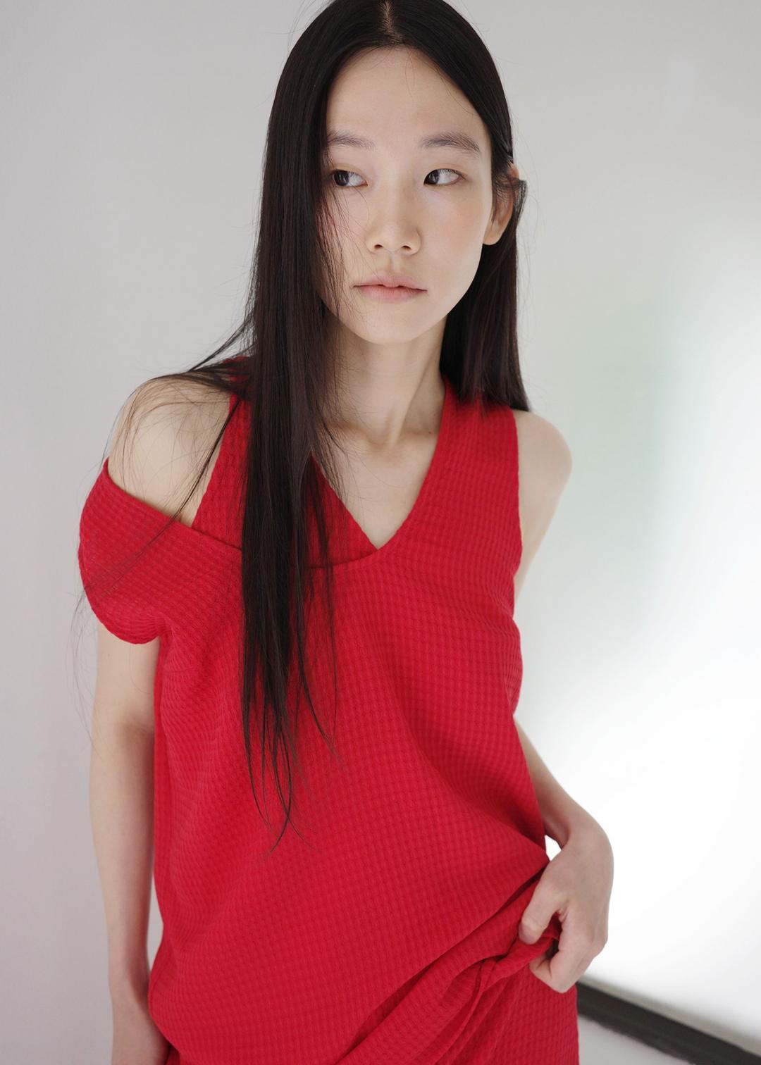 [ 프리오더 ] 2WAY SLEEVELESS [RED]