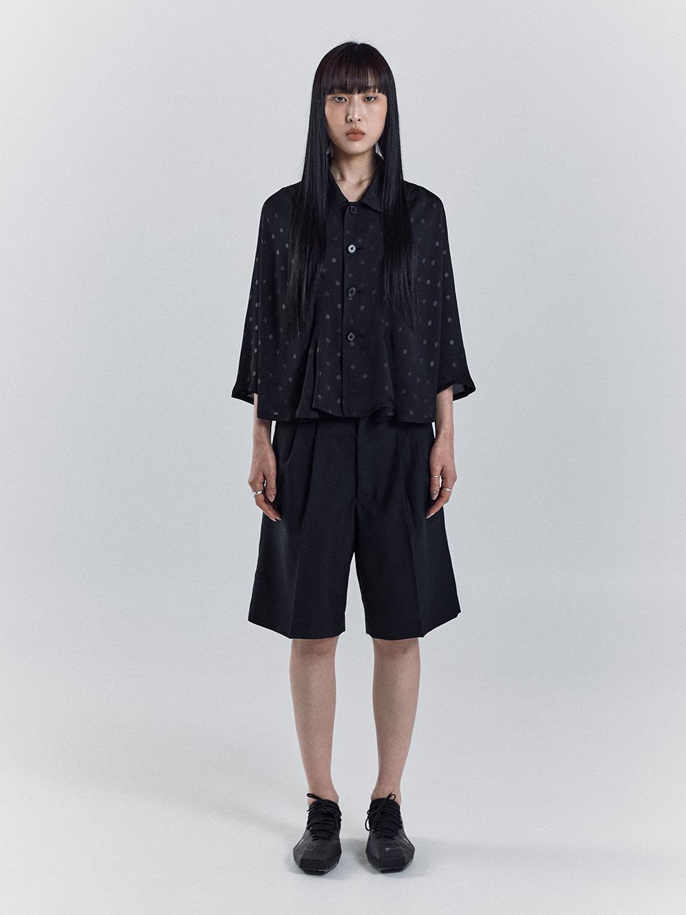 Black Dot Cape