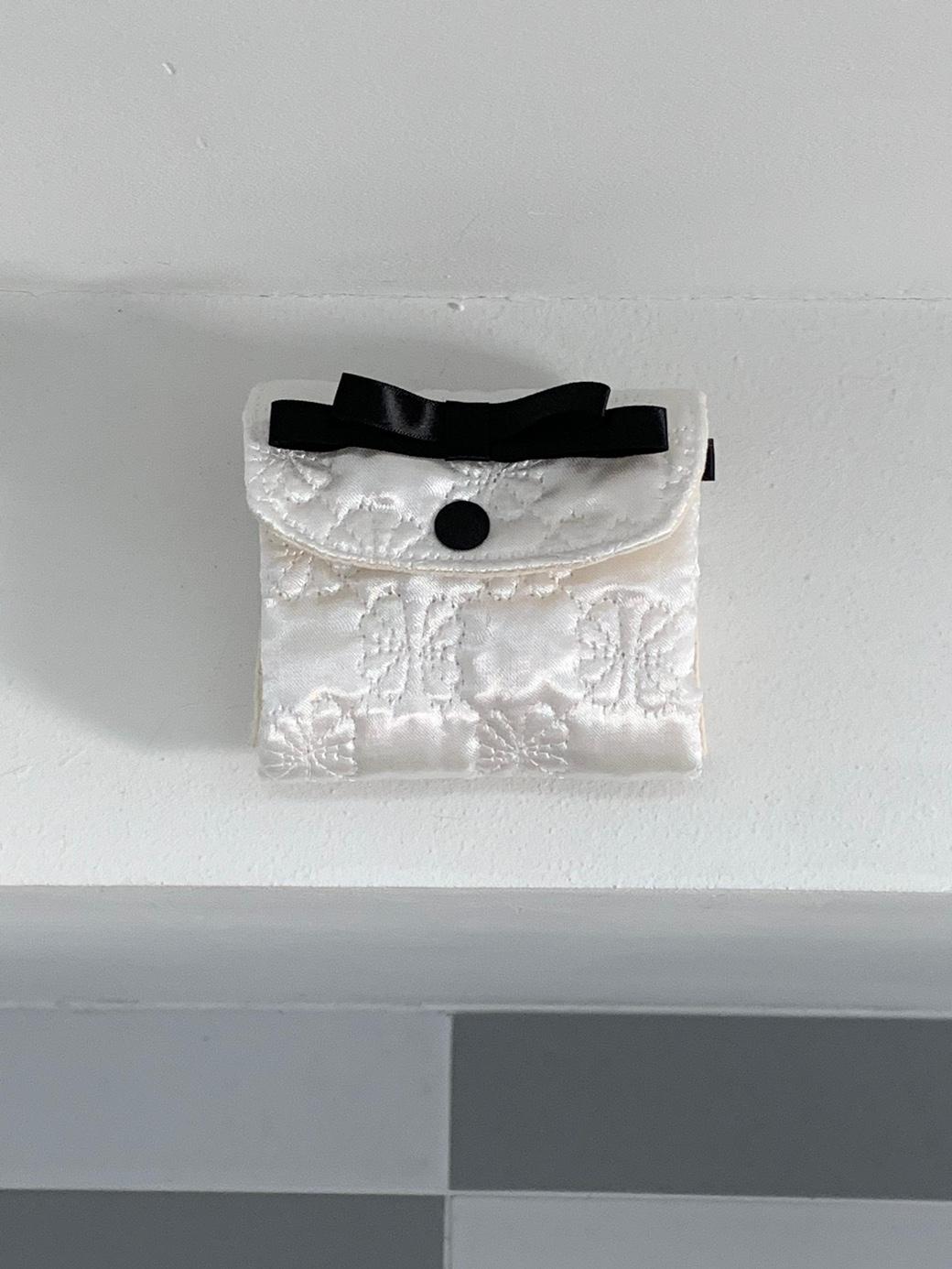 [바로배송] 새틴 펄 리본 카드지갑