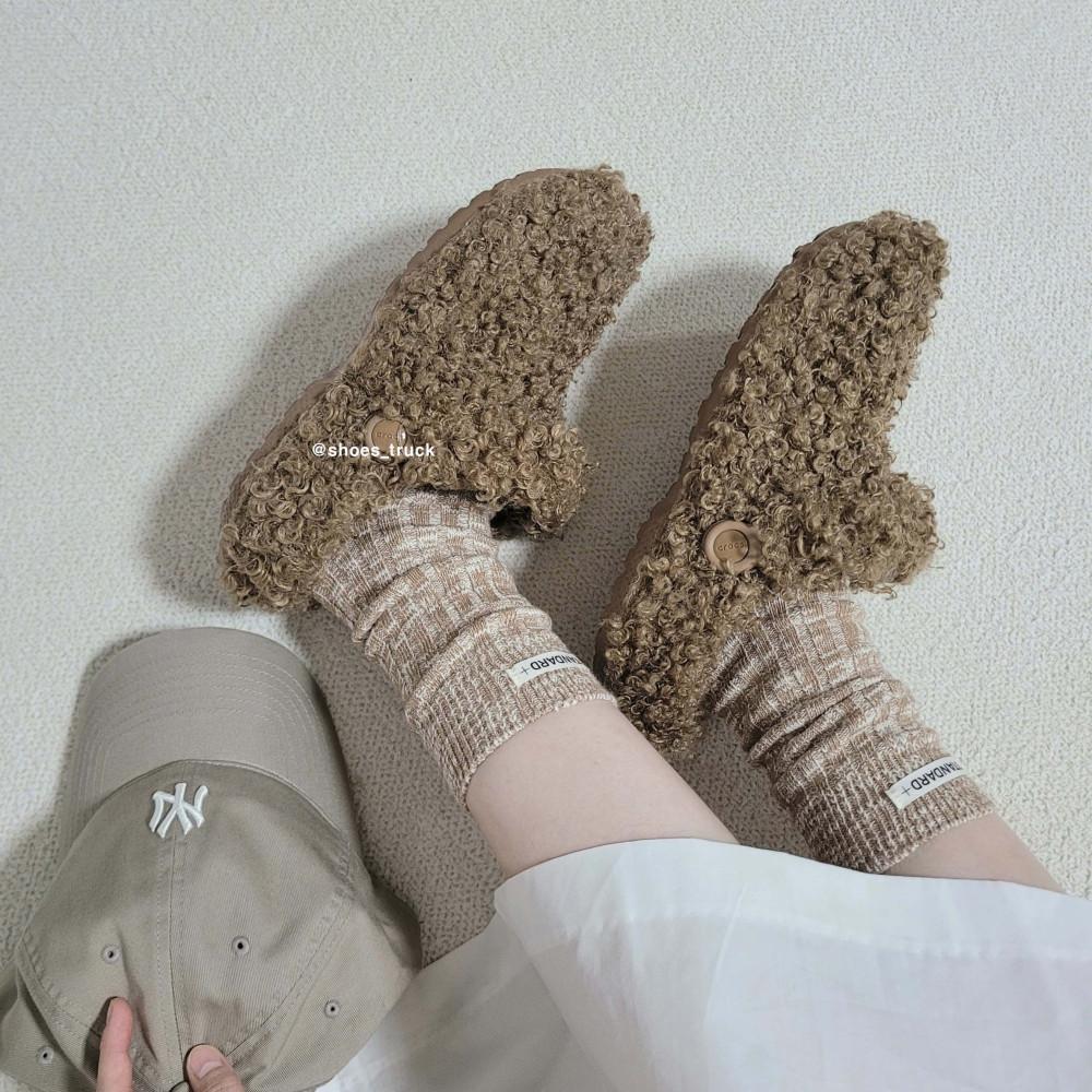 Crocs 클래식 털 뽀글이 클로그 뮬 슬리퍼