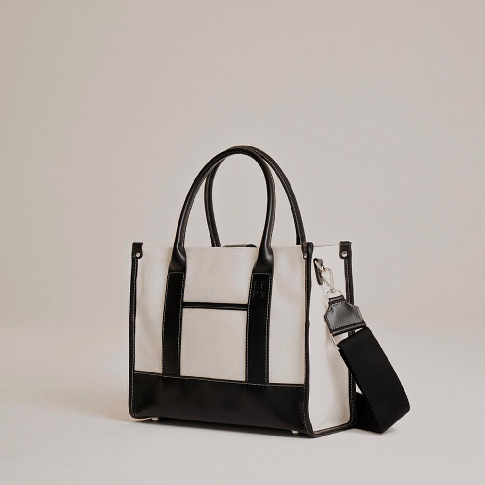 이피 아이브백 M 블랙 사각 캔버스 토트백