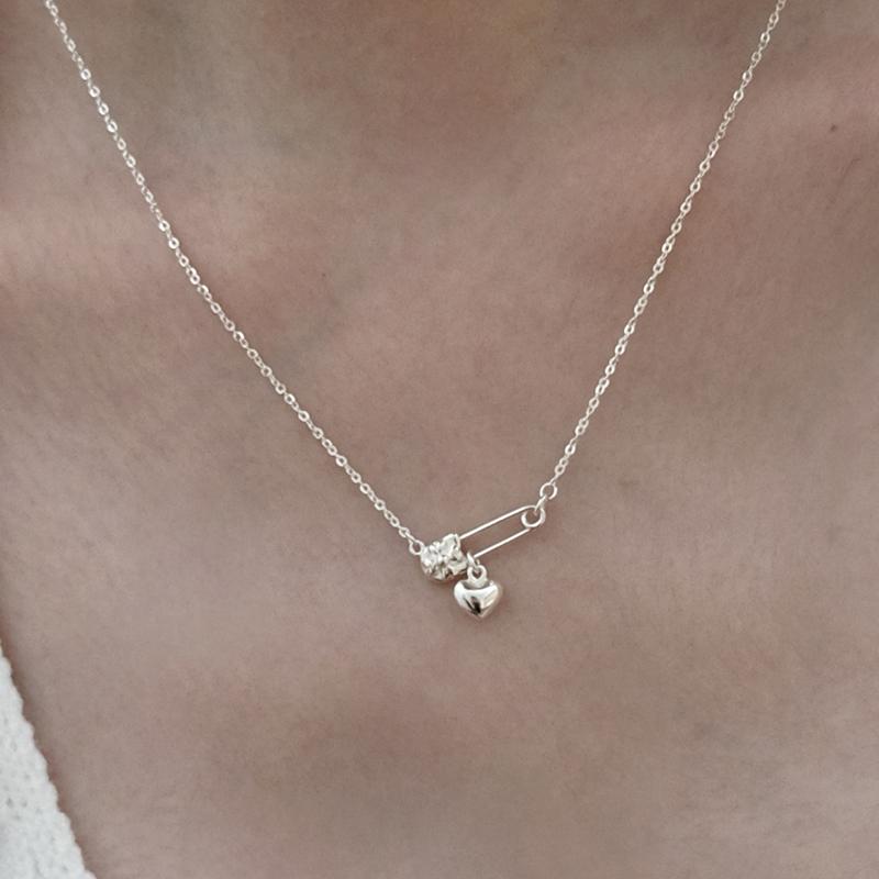 [아몬즈 단독] Clover heart pin pendant