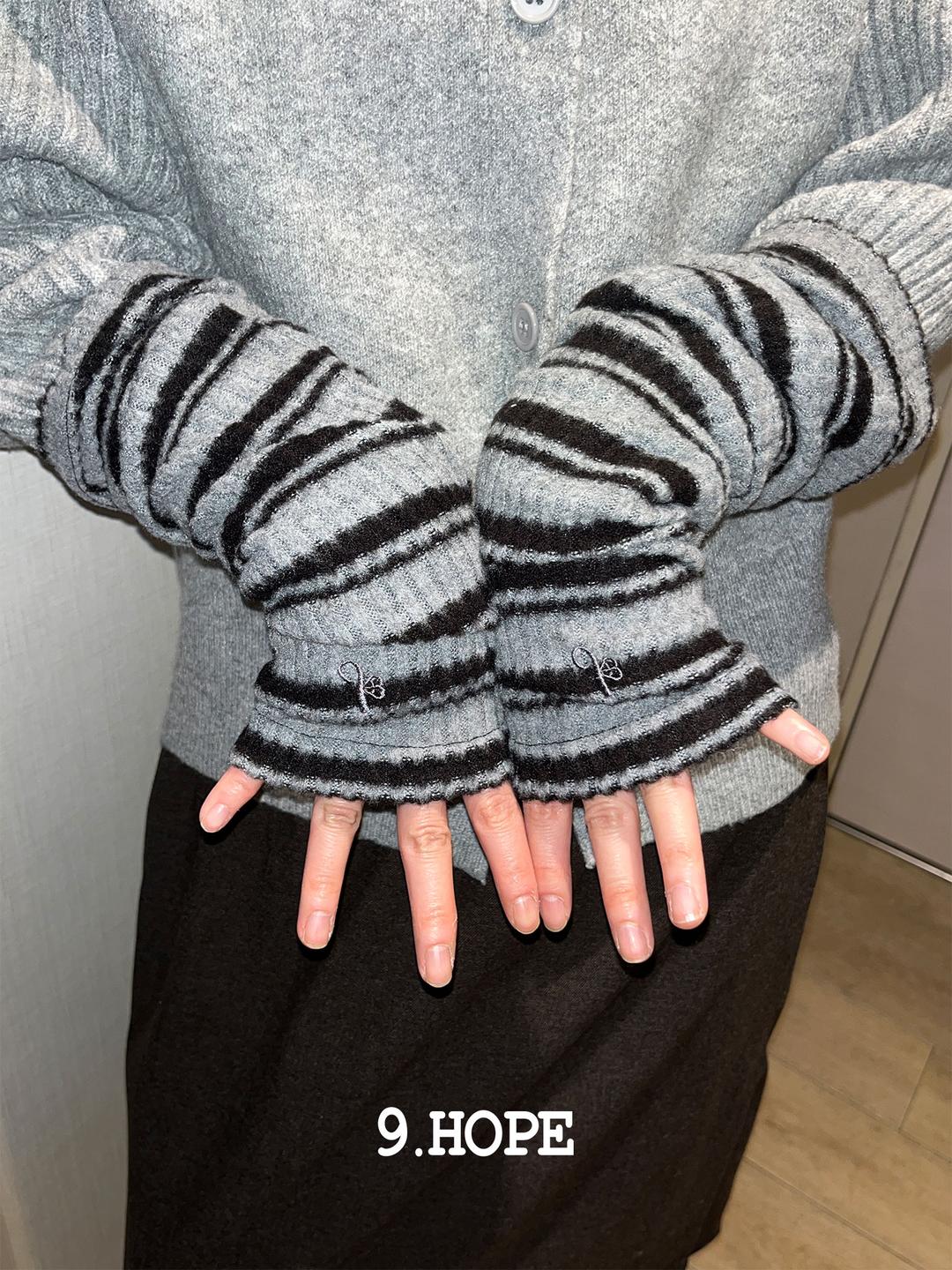 김아홉 [9.hope] mori hand warmer (stripe)