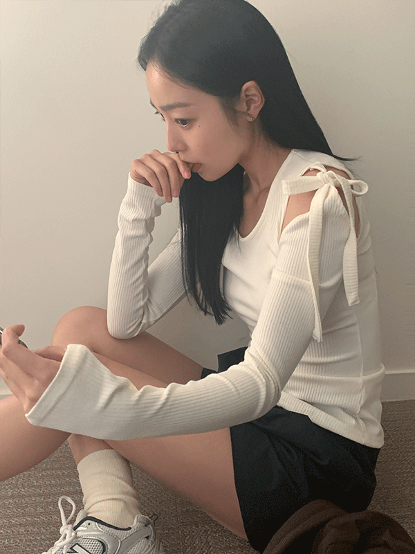 러빙유 리본 슬릿 어깨 트임 포인트 골지 티셔츠